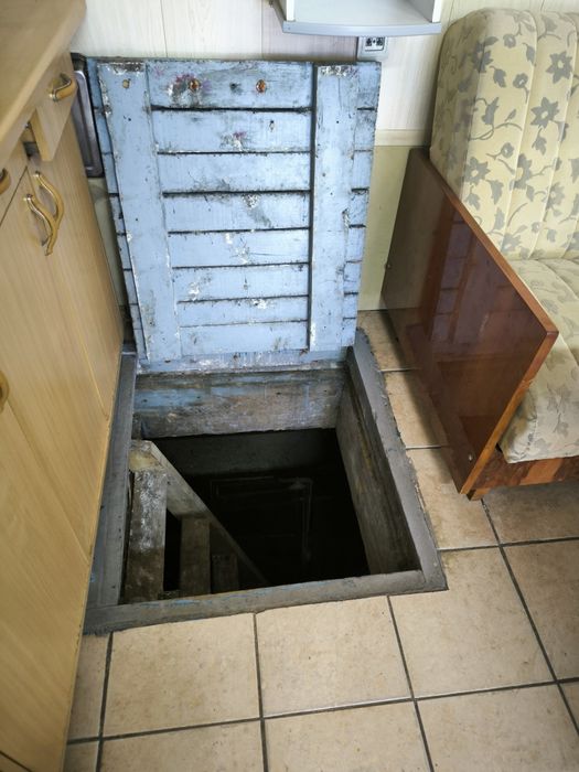 Продам гараж с хоз.блоком