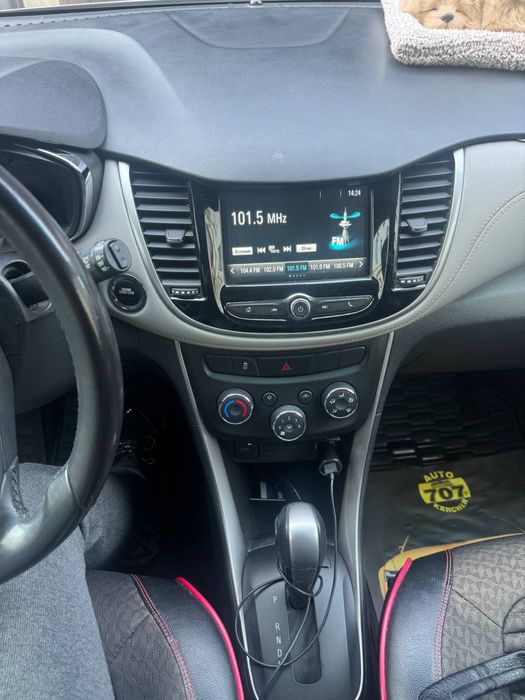 Продаю свой Трекер 1 премьер