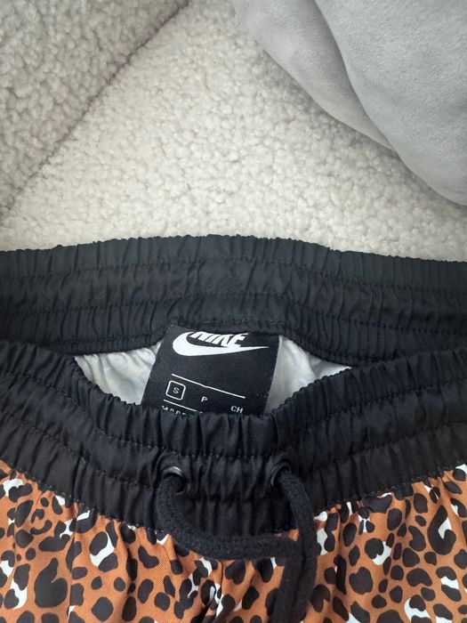 Nike- Оригинални дамски къси панталонки