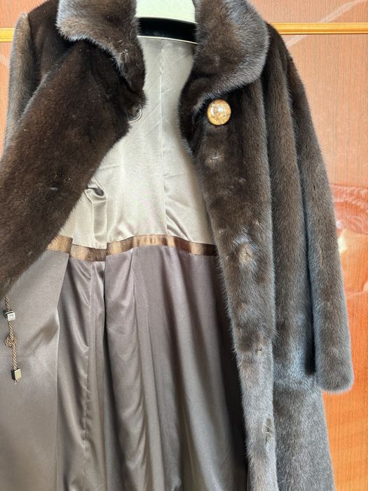 Продается норковая шуба размер 54