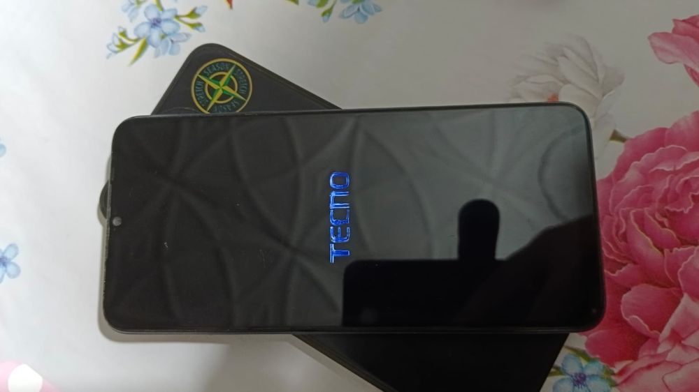 Продам телефон техно Спарк го 2023