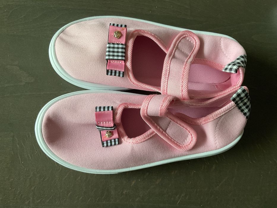 Детски сандали , чисто нови