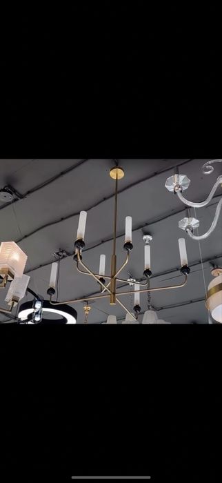 Продам 6-тирожковую люстру Aromas