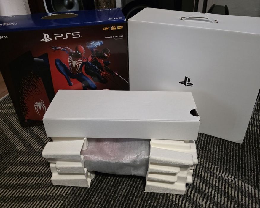 Игровая консоль Sony PlayStation 5 Spider-Man 2 Limited Edition.