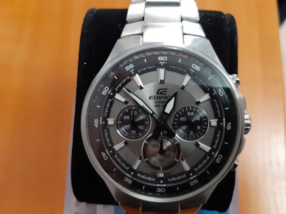 Ceas Barbatesc Casio Edifice bun pentru cadou de sarbatori