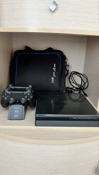 продам пс4, 1тб.