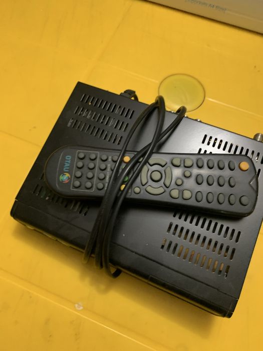 ДВД и диски, тюнер спутник. Тюнер отау тв.