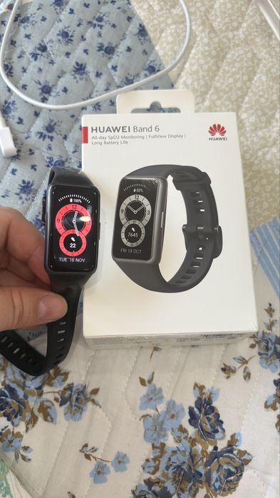Часы HUAWEI Band 6