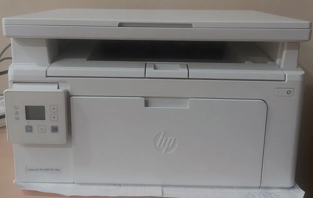 МФУ HP LaserJet m130, три в одном, лазерный