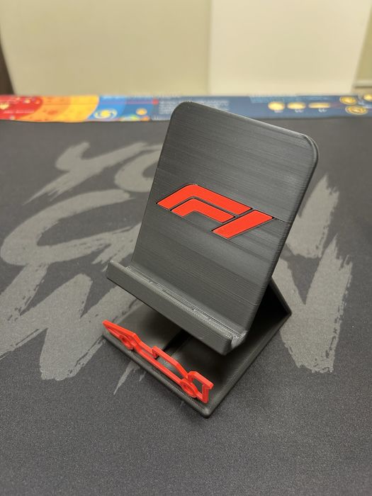 3D принтирана стойка за телефон F1 стил