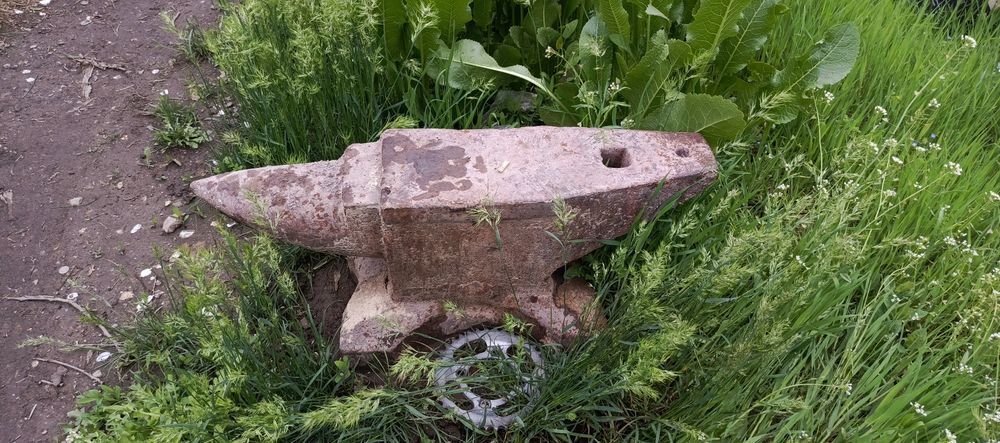 Железная наковальня