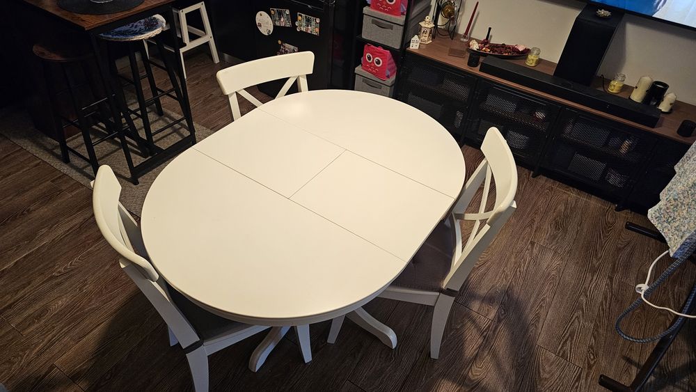 Masa extensibila ROSENTORP (IKEA) + 3 SCAUNE