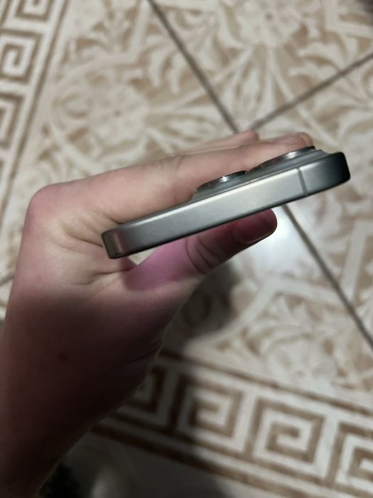 Iphone 15 pro  impecabil  fara defecte