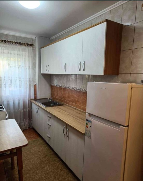 Fara agentii-Ap.f.curat.langa.Iulius Mall