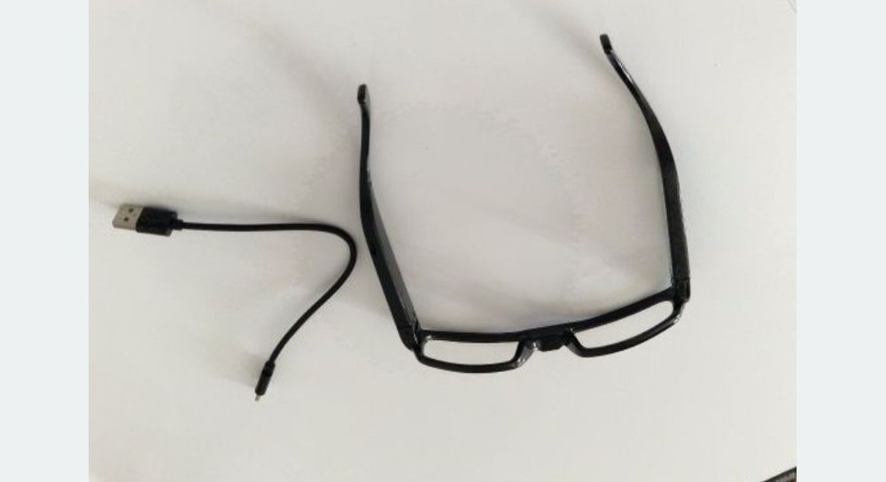 Canera spion - ochelari cu slot de card de memorie