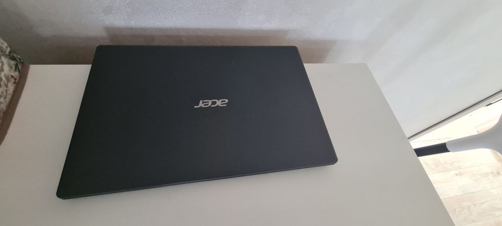 Продам ноутбук Acer core i7 сумка мышь