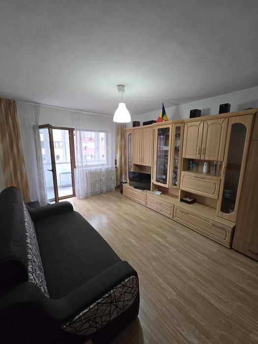 Vand apartament cu 3 camere zona Astra - Racadau