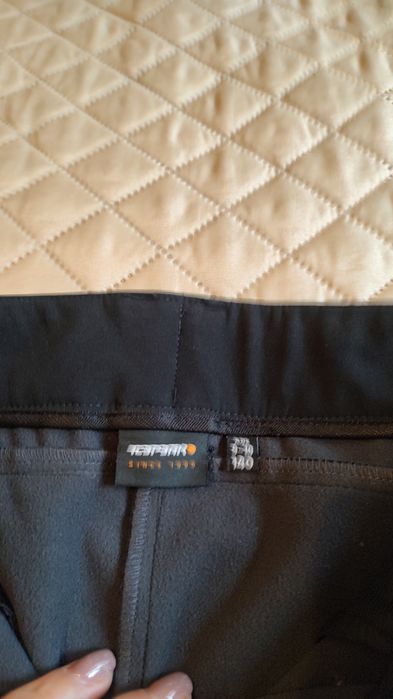 De vânzare pantaloni ski copii ,mărime 140,9/10 ani