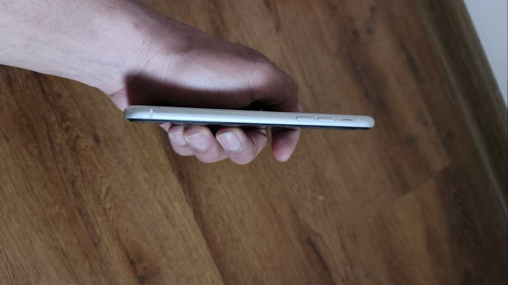 iphone 11 xotira 64 yumks 75 SMS YOZILA