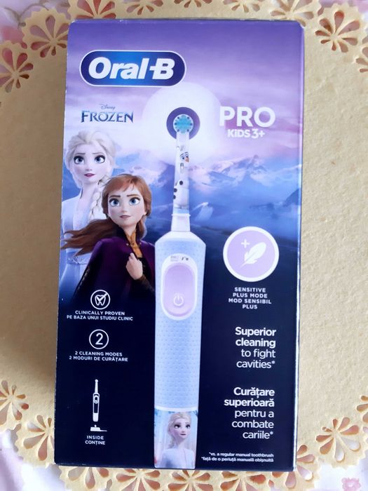 Periuta dinti electrica pentru copii Oral-B Pro Kids 3+, Frozen, sensitive