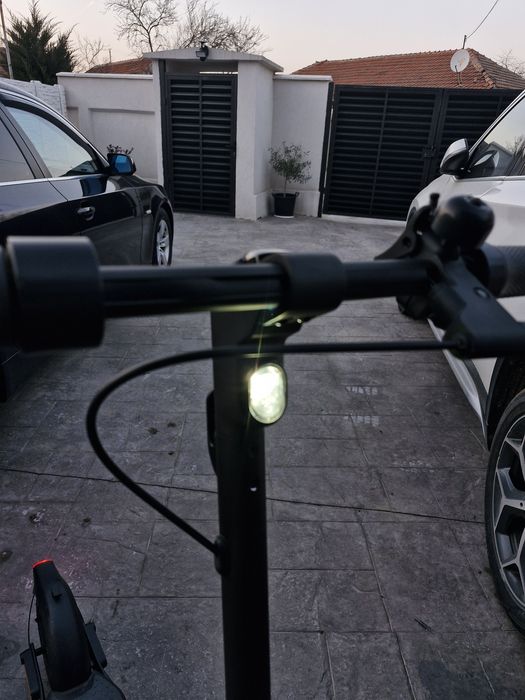 Vând Ninebot f2 pro.