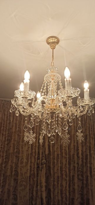 Люстра хрустальная классика.