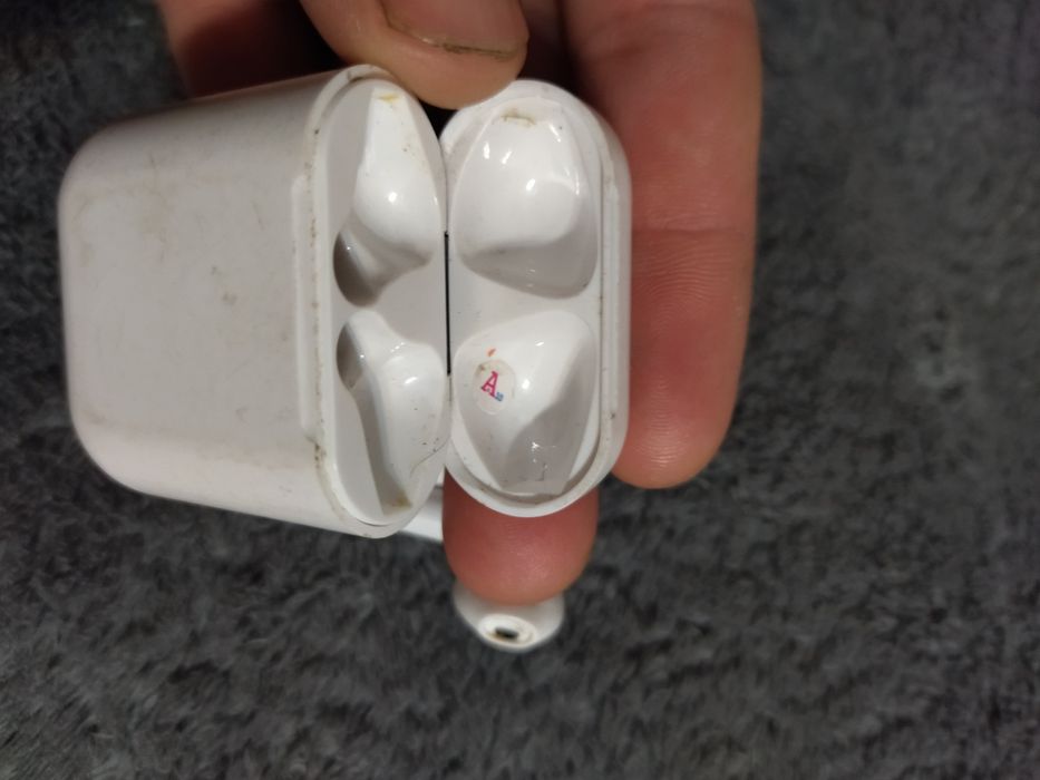 Айрподс с кейсом продам