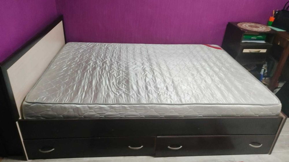 Продам спальный гарнитур