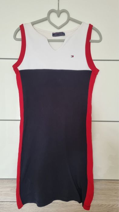 Спорти рокли