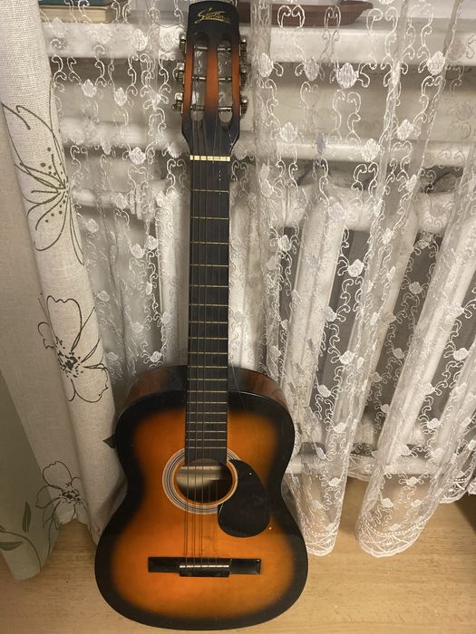 Гитара  шестиструнная