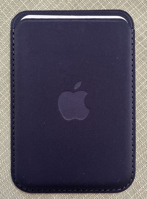 Vând portcard apple magnetic