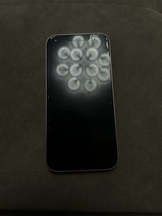 Iphone13,140 000