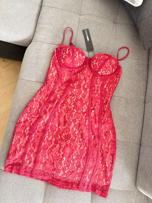 Fashion Nova рокли