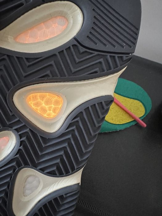 Yeezy Boost 700 "Analog" маратонки