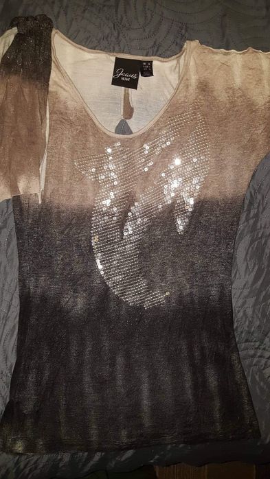 Топ Mango с гол гръб