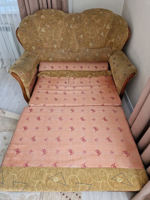 Диван  2-х местный