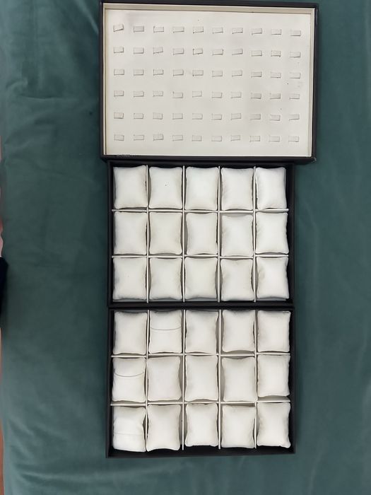 Продам для кольцы и часы