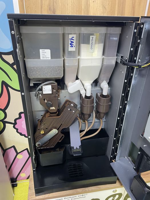 Кофеавтомат продам