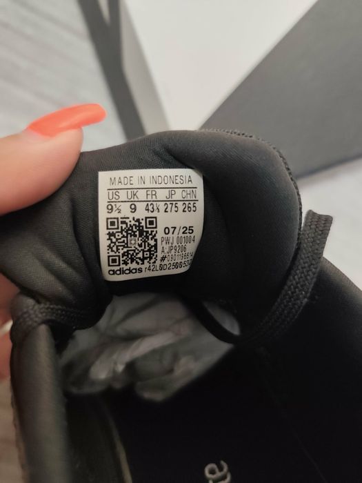 Маратонки ADIDAS 43  1/3