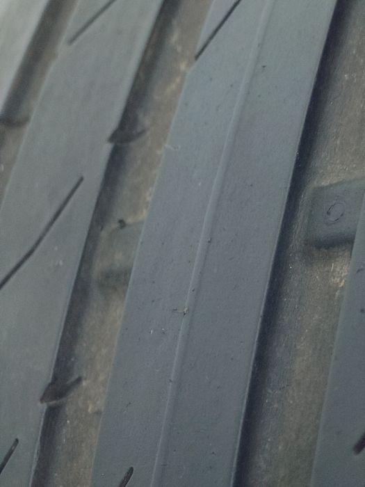235/55R19 CONTINENTAL DOT23&20