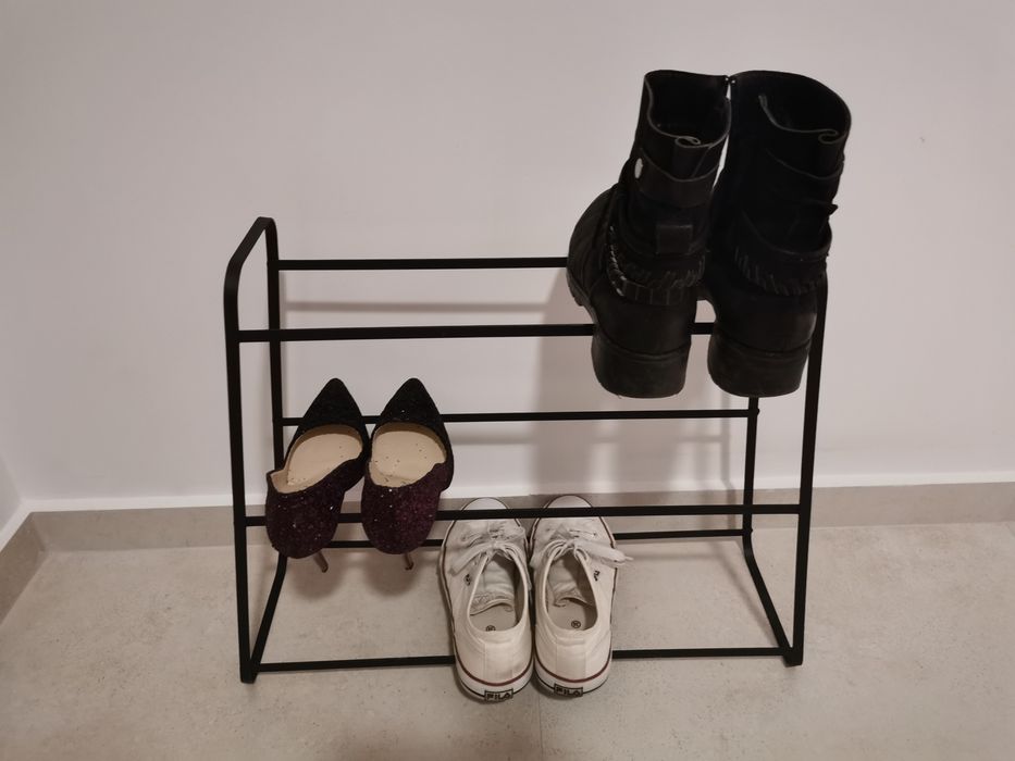 Метален стелаж за обувки черен