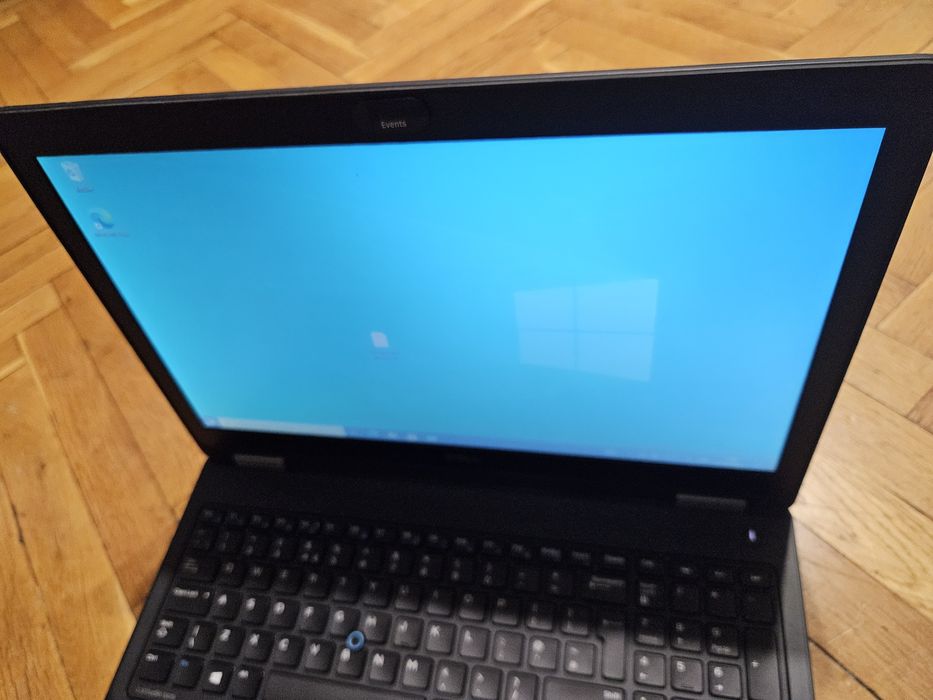 Лаптоп Dell 15.6" – Intel Core i7 / 16GB RAM / SSD / AMD Radeon