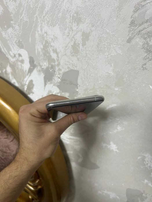 Продам IPhone 11 pro max