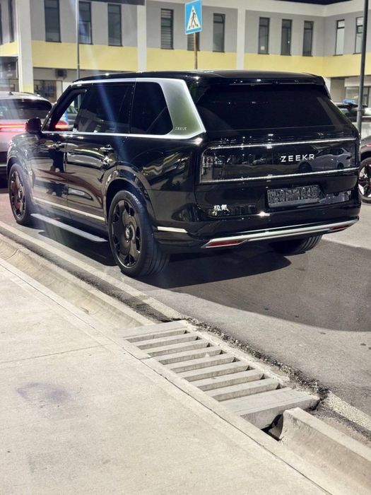 Zeekr X 2025 — 2