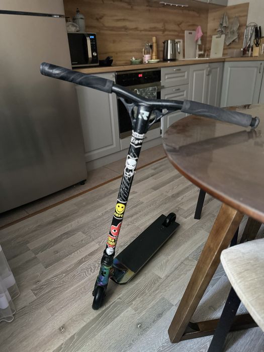 Трюковой самокат Root Industries