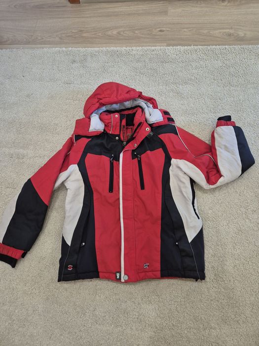 Ски екип за момче около 120, 130 см. Топло яке, панталон. Много запазе