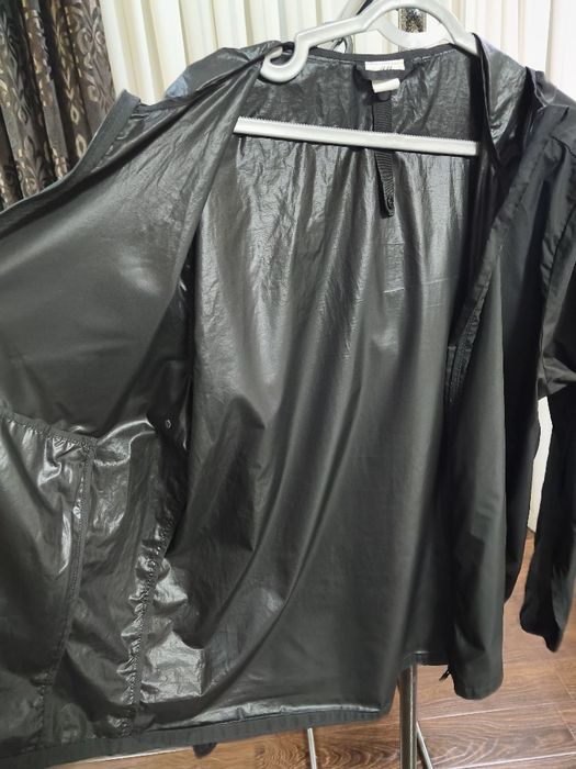 Ветрозащитная спортивная ветровка H&M Regular Fit Windbreaker