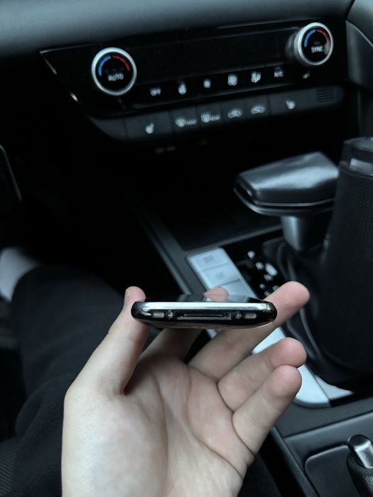 продам iphone 2 или 3