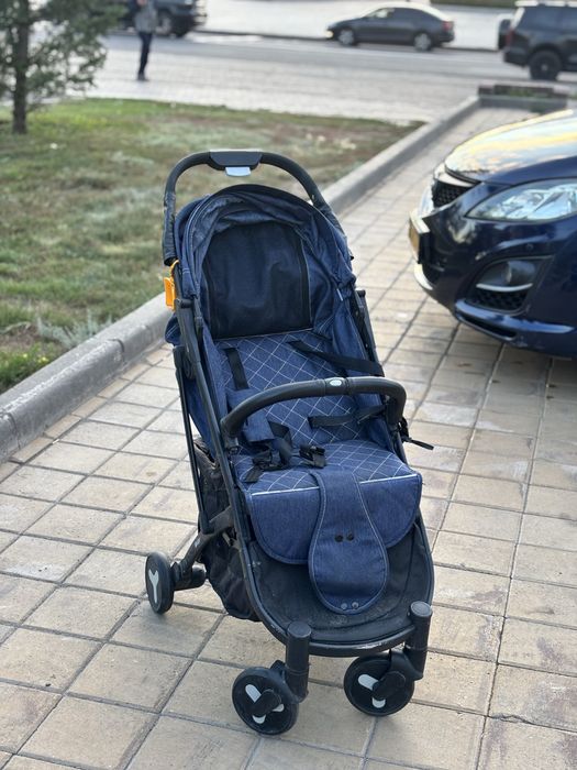 Продам прогулочную коляску