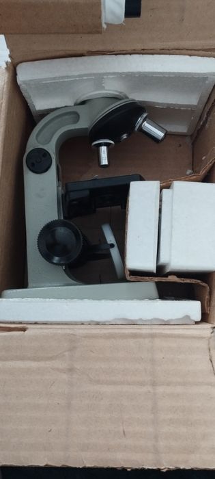 Продаю микроскоп УМ-301